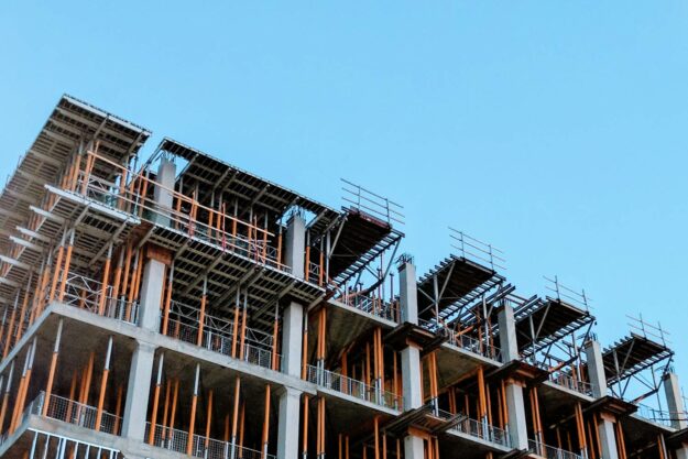 Entreprise générale du bâtiment en Île-de-France – Construction, rénovation et gestion de projets immobiliers pour particuliers et professionnels.