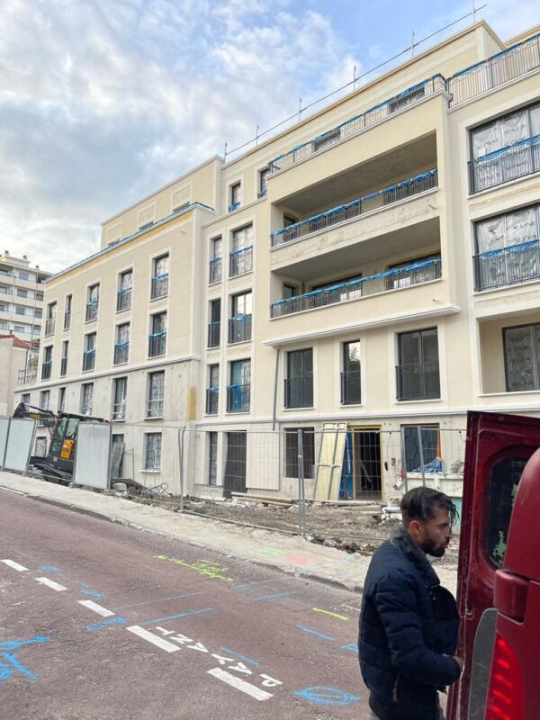 Entreprise générale du bâtiment en Île-de-France – Construction, rénovation et gestion de projets immobiliers pour particuliers et professionnels.